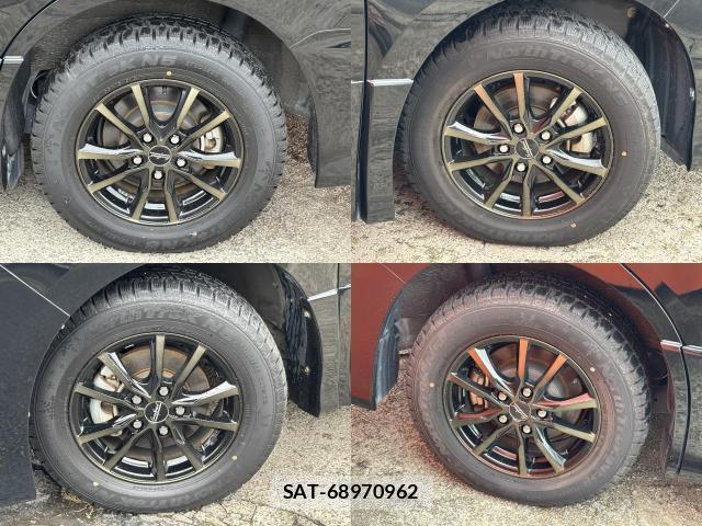 Toyota VOXY 2016-09 8854777-8