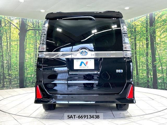 Toyota VOXY 2018-01 8854824-15