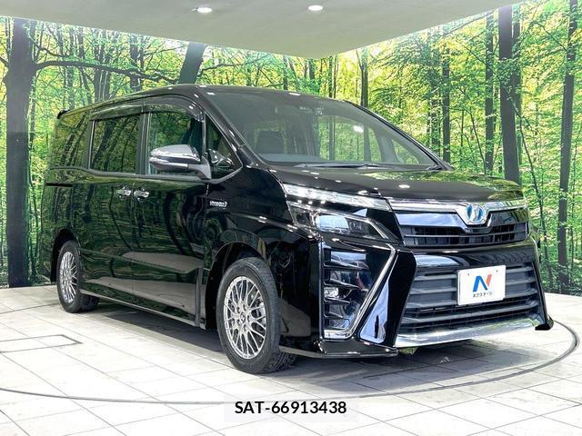 Toyota VOXY 2018-01 8854824-16