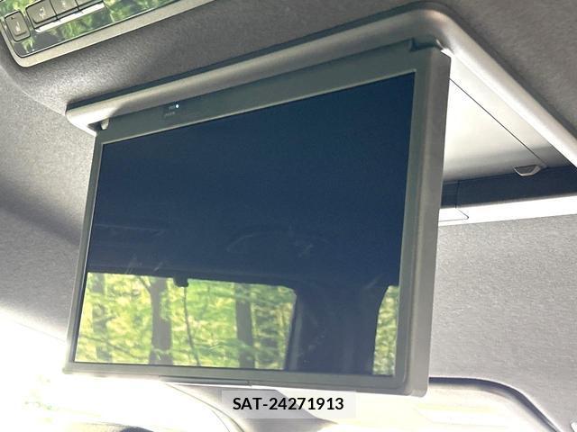 Toyota VOXY 2023-02 8854825-1