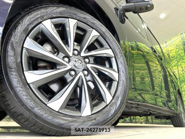 Toyota VOXY 2023-02 8854825-14