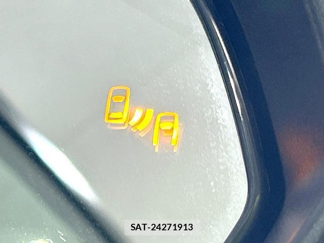 Toyota VOXY 2023-02 8854825-5