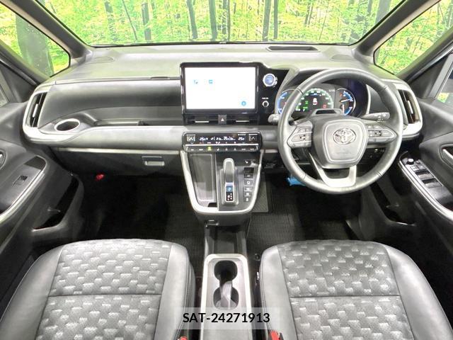 Toyota VOXY 2023-02 8854825-7