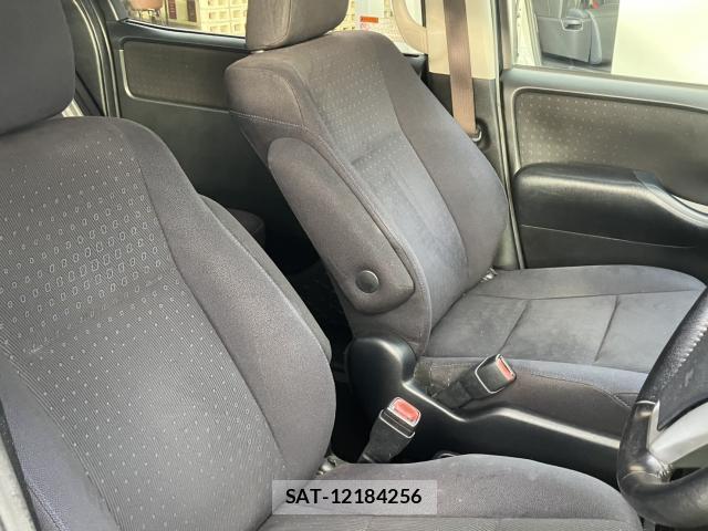 Toyota VOXY 2014-09 8854913-11