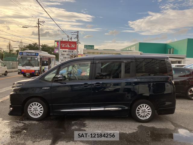 Toyota VOXY 2014-09 8854913-17