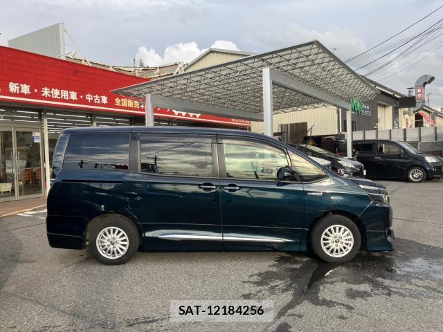 Toyota VOXY 2014-09 8854913-19