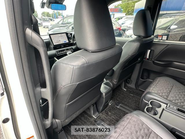 Toyota VOXY 2023-08 8854932-13