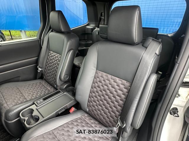 Toyota VOXY 2023-08 8854932-14