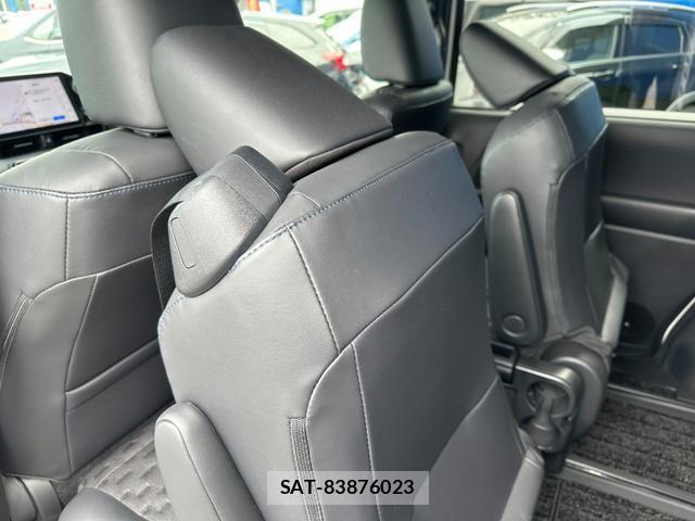 Toyota VOXY 2023-08 8854932-15