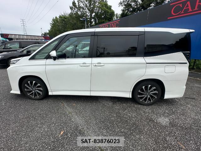 Toyota VOXY 2023-08 8854932-9