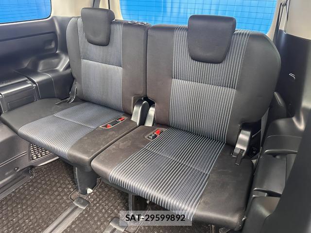 Toyota VOXY 2016-07 8854935-15