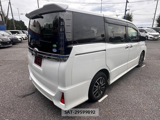Toyota VOXY 2016-07 8854935-5