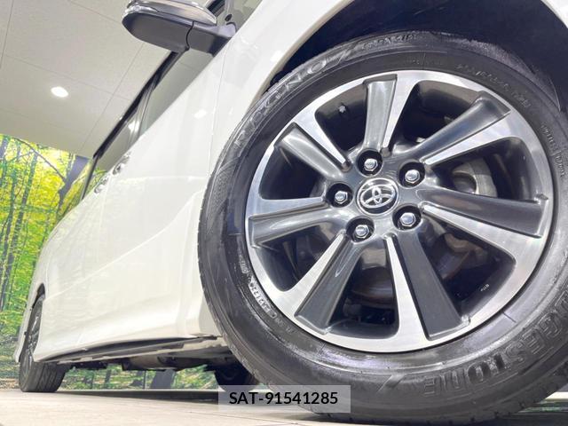 Toyota VOXY 2019-08 8854973-13