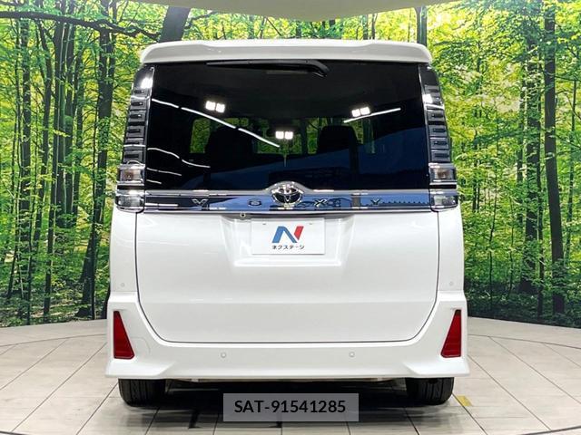 Toyota VOXY 2019-08 8854973-15