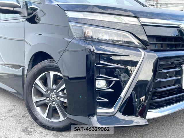 Toyota VOXY 2021-09 8854988-11