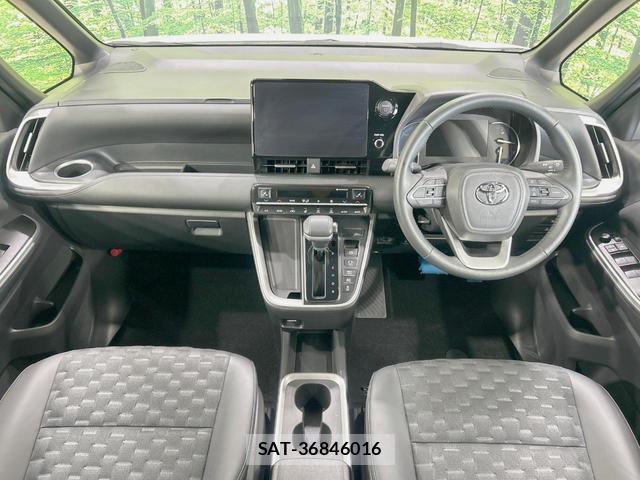Toyota VOXY 2025-07 8855015-1