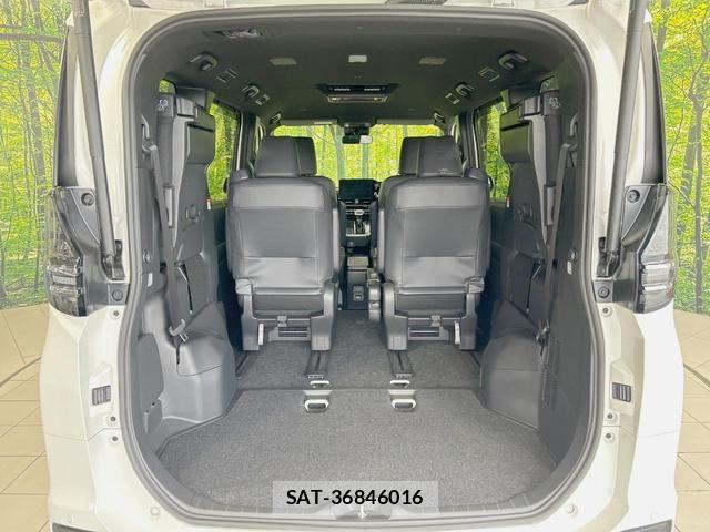 Toyota VOXY 2025-07 8855015-10