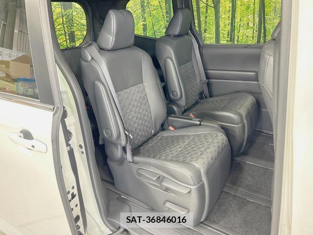 Toyota VOXY 2025-07 8855015-8
