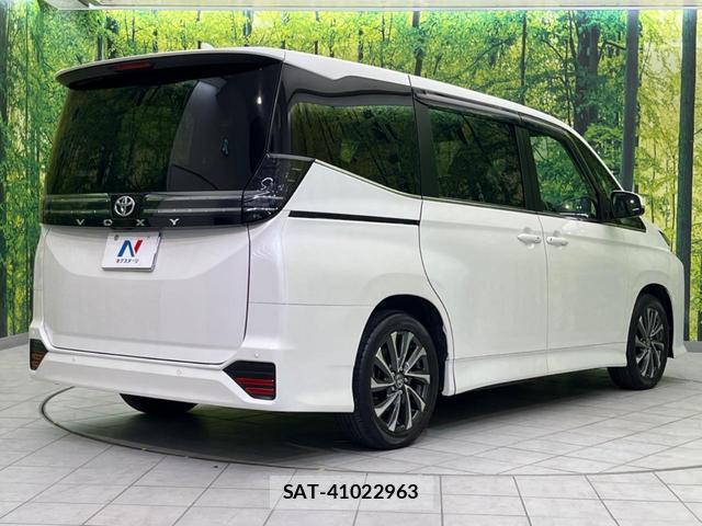 Toyota VOXY 2024-03 8855048-17