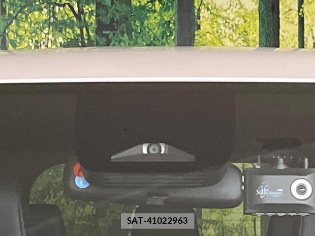 Toyota VOXY 2024-03 8855048-2