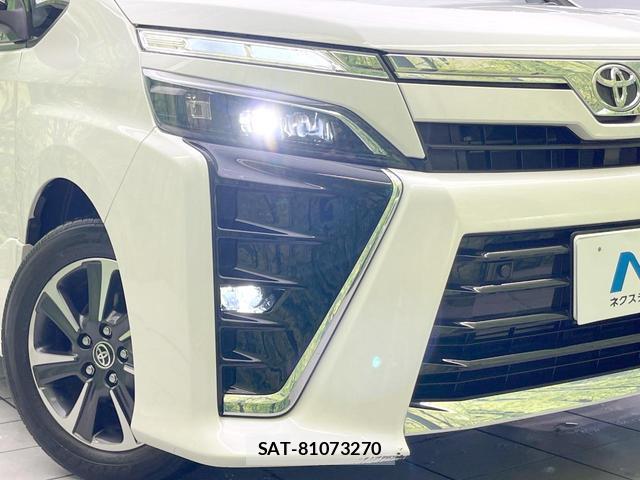 Toyota VOXY 2021-04 8855072-11