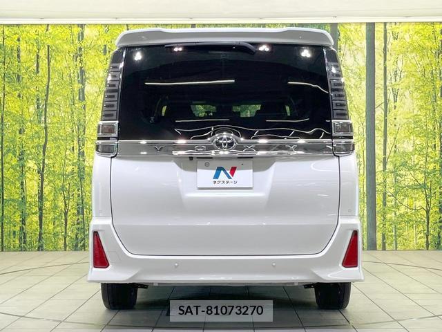 Toyota VOXY 2021-04 8855072-14
