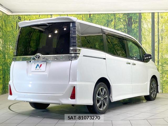 Toyota VOXY 2021-04 8855072-16
