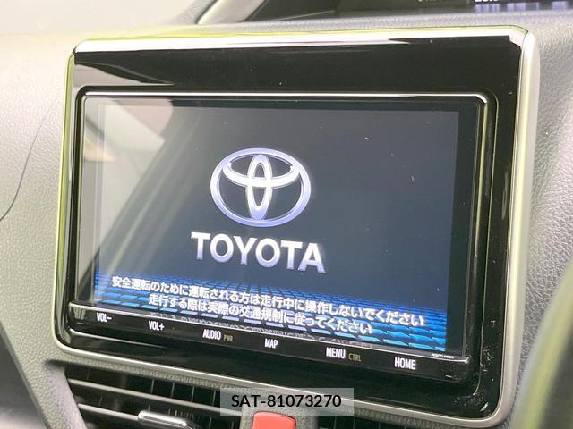 Toyota VOXY 2021-04 8855072-2