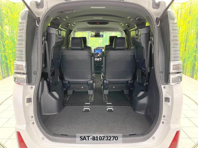 Toyota VOXY 2021-04 8855072-9