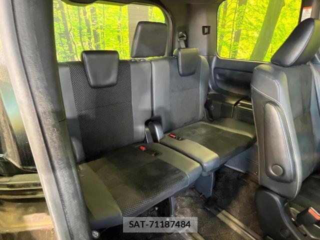 Toyota VOXY 2021-02 8855193-10