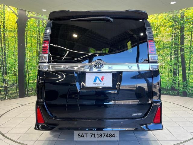 Toyota VOXY 2021-02 8855193-15