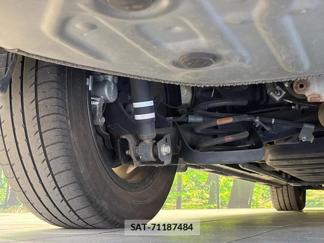 Toyota VOXY 2021-02 8855193-19