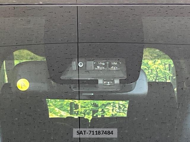 Toyota VOXY 2021-02 8855193-2