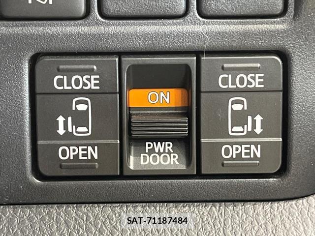 Toyota VOXY 2021-02 8855193-5