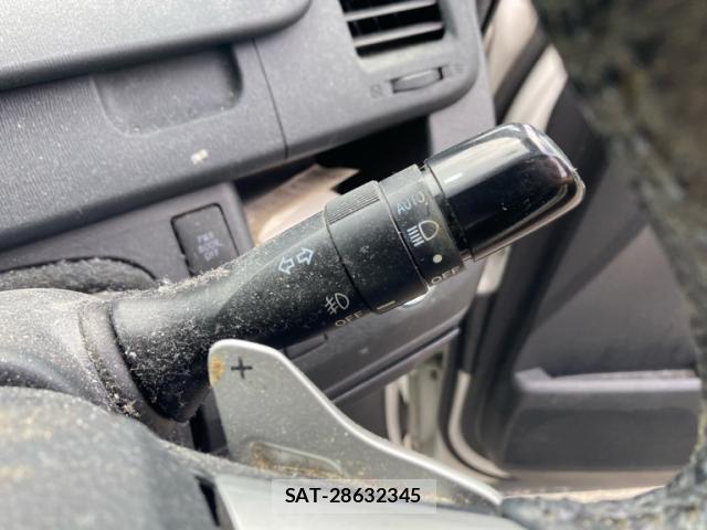 Toyota VOXY 2011-09 8855227-11