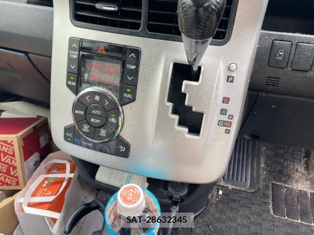 Toyota VOXY 2011-09 8855227-15