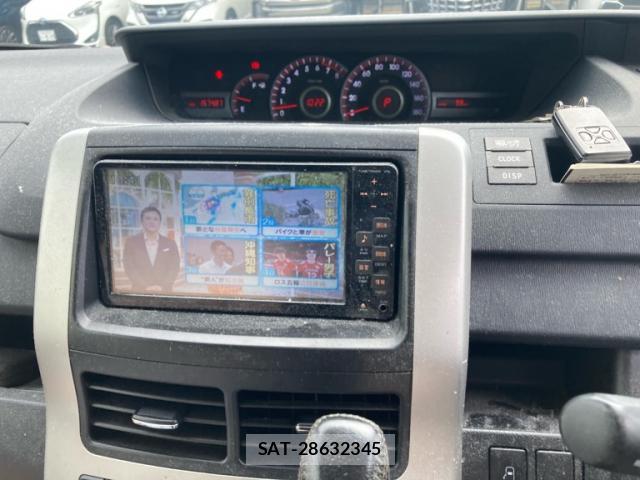 Toyota VOXY 2011-09 8855227-16