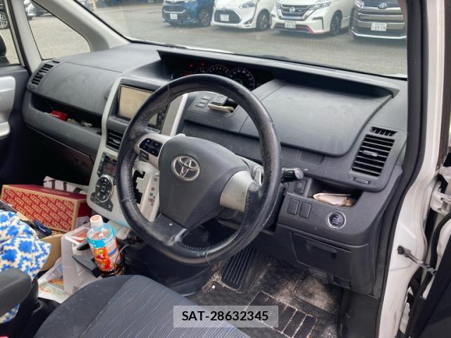 Toyota VOXY 2011-09 8855227-6