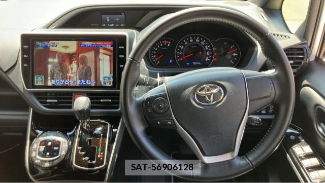 Toyota VOXY 2021-01 8855301-16