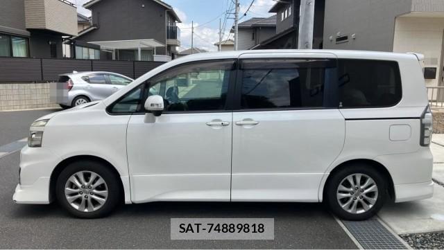 Toyota VOXY 2011-11 8855361-10