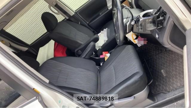 Toyota VOXY 2011-11 8855361-5