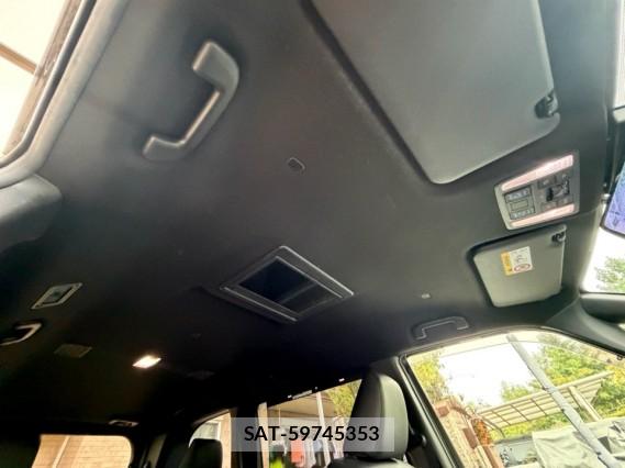 Toyota VOXY 2024-03 8855364-15
