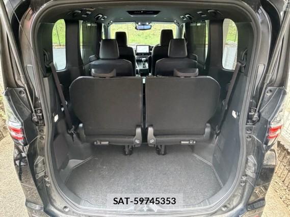 Toyota VOXY 2024-03 8855364-17