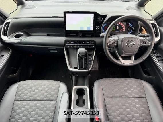 Toyota VOXY 2024-03 8855364-2