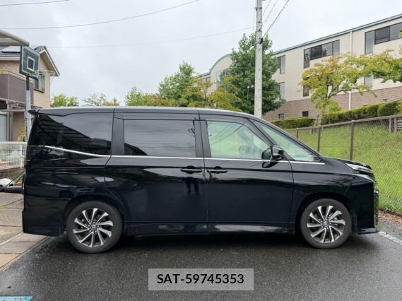 Toyota VOXY 2024-03 8855364-3