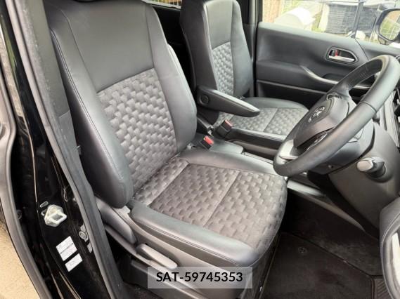 Toyota VOXY 2024-03 8855364-5