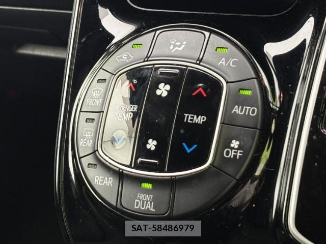 Toyota VOXY 2017-09 8855512-11