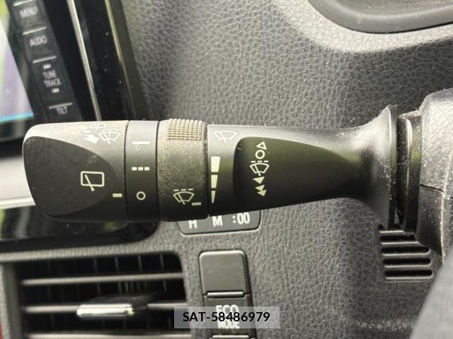 Toyota VOXY 2017-09 8855512-14