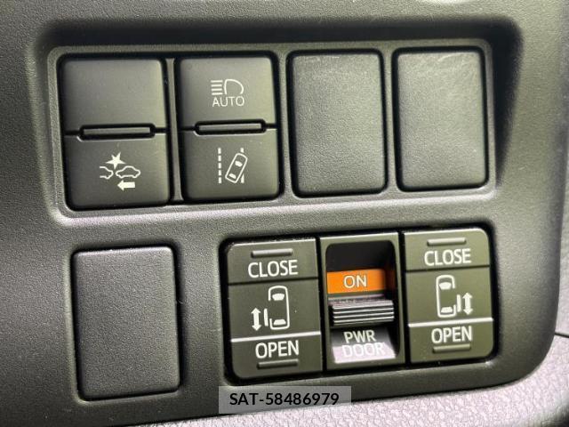 Toyota VOXY 2017-09 8855512-16
