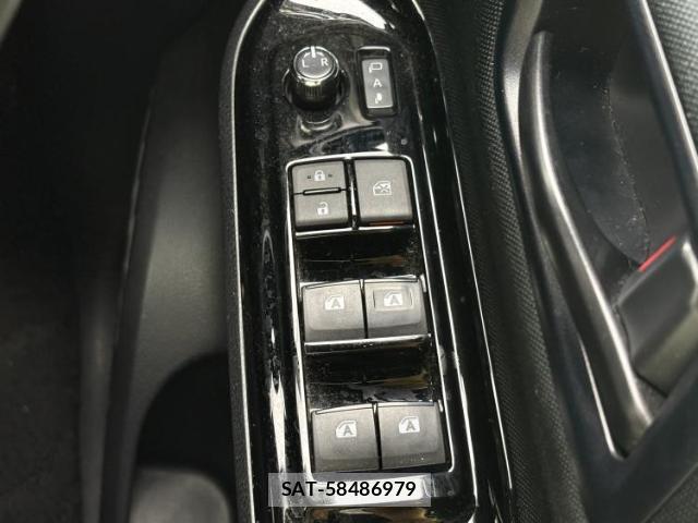 Toyota VOXY 2017-09 8855512-17